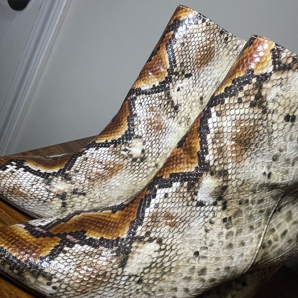 Reptile Patterned Pet Habitat Decor